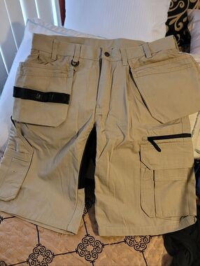Men's Tan/Stone Ripstop Cargo Shorts W/ Utility Pockets, Samples